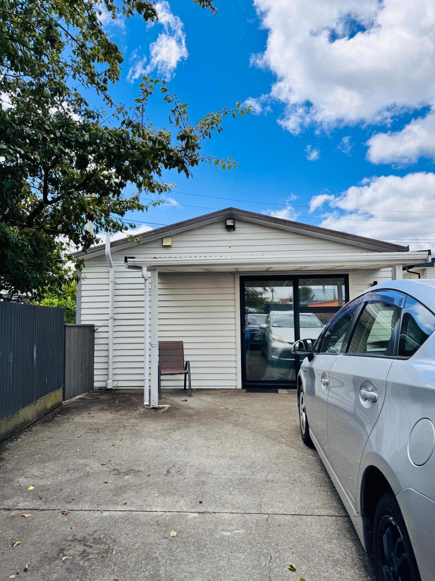 Modern 1 Bedroom Guest House Upper Hutt Bagian luar foto